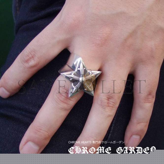 Ch**me He**ts large star ring