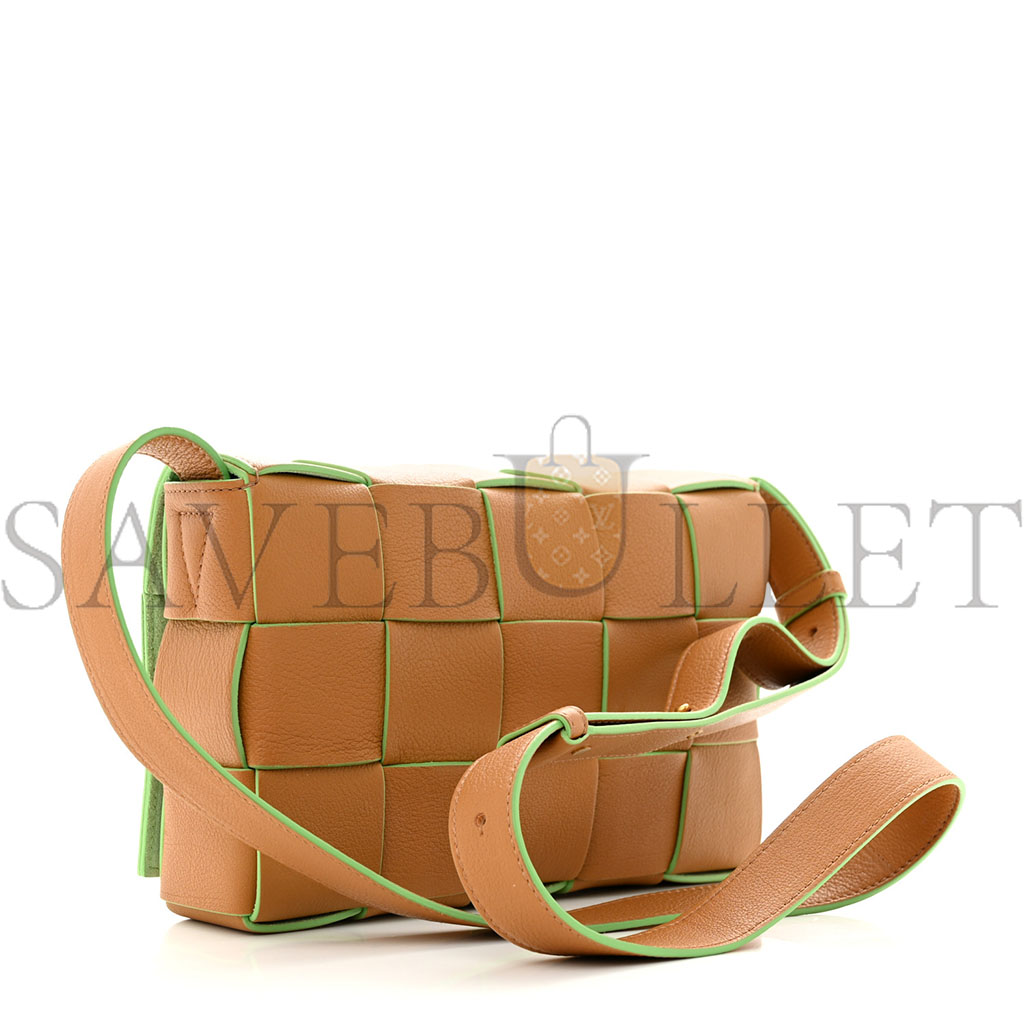 bo*te*ga Ve*ne*ta grained calfskin maxi intrecciato cassette crossbody bag caramel pistachio (23*15*5.5cm)