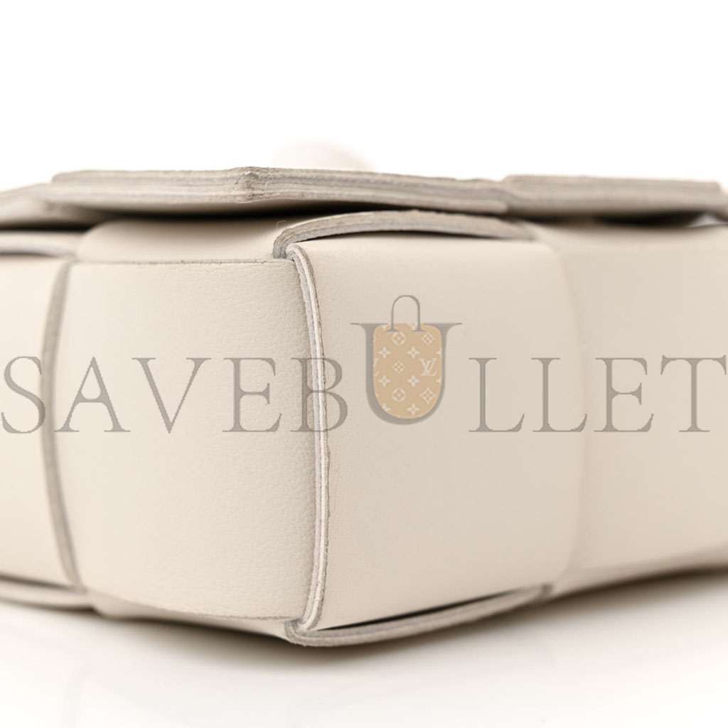 bo*te*ga Ve*ne*ta lambskin maxi intrecciato extra mini cassette crossbody bag white (13*9*4cm)