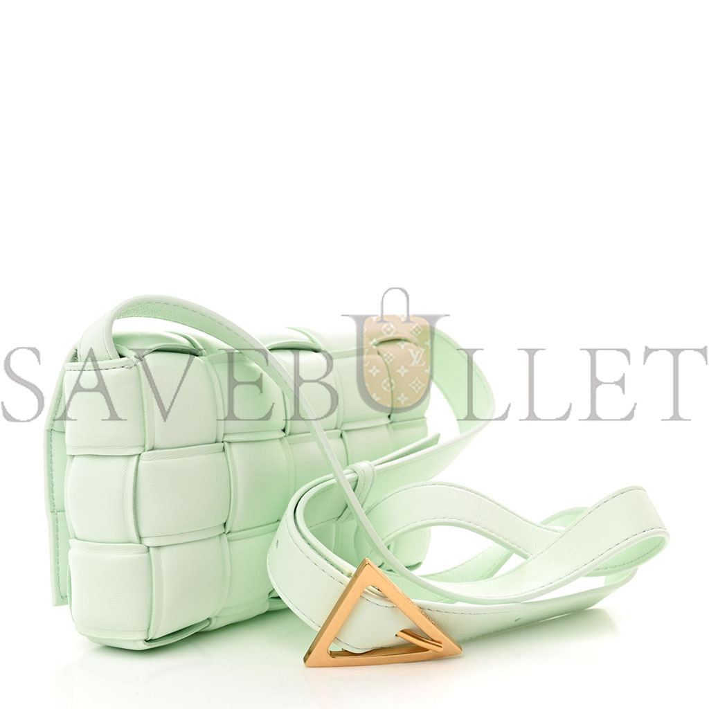bo*te*ga Ve*ne*ta nappa maxi intrecciato small padded cassette crossbody bag glacier (19*12*5cm)