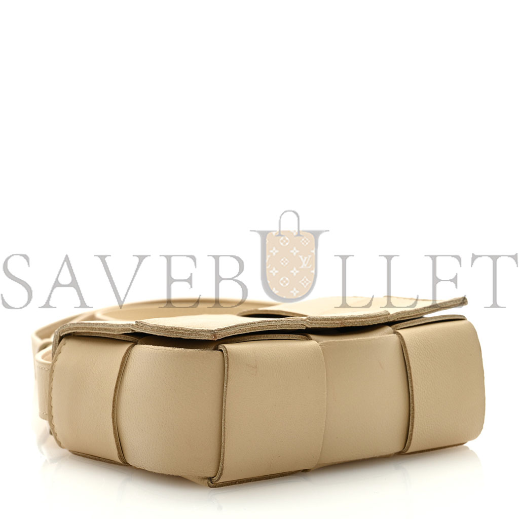 bo*te*ga Ve*ne*ta lambskin maxi intreccio candy cassette crossbody bag porridge gold (12*9*4cm)