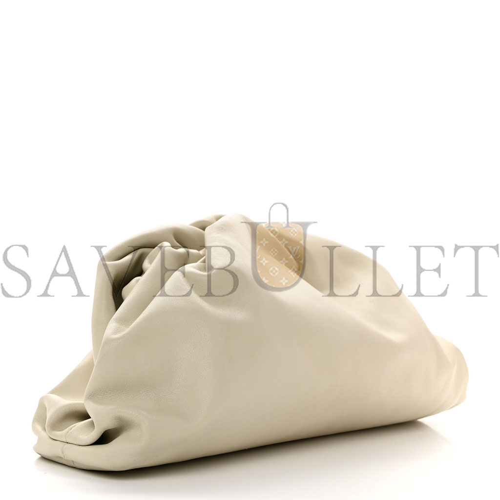 bo*te*ga Ve*ne*ta smooth butter calf the pouch oversized clutch plaster (37*22*8cm)