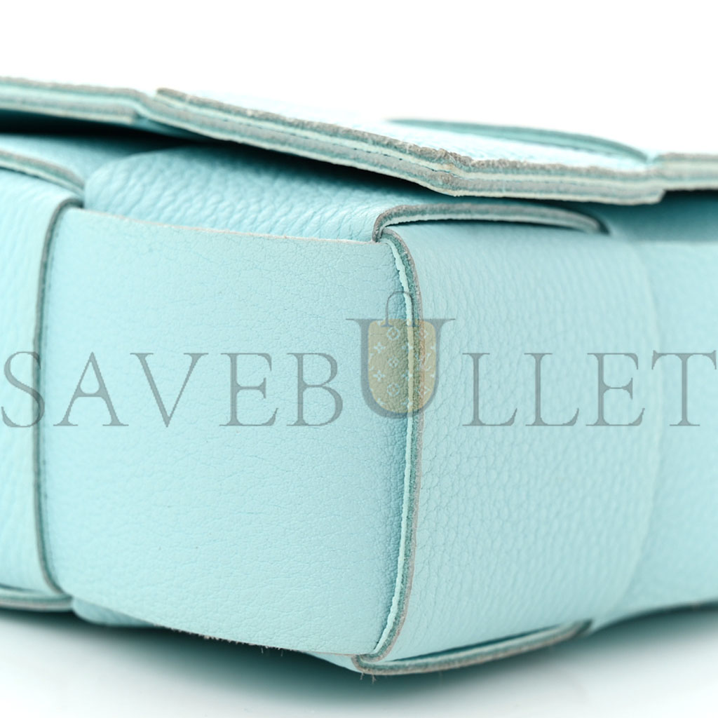 bo*te*ga Ve*ne*ta grained calfskin maxi intrecciato cassette crossbody bag pale blue (23*15*5.5cm)