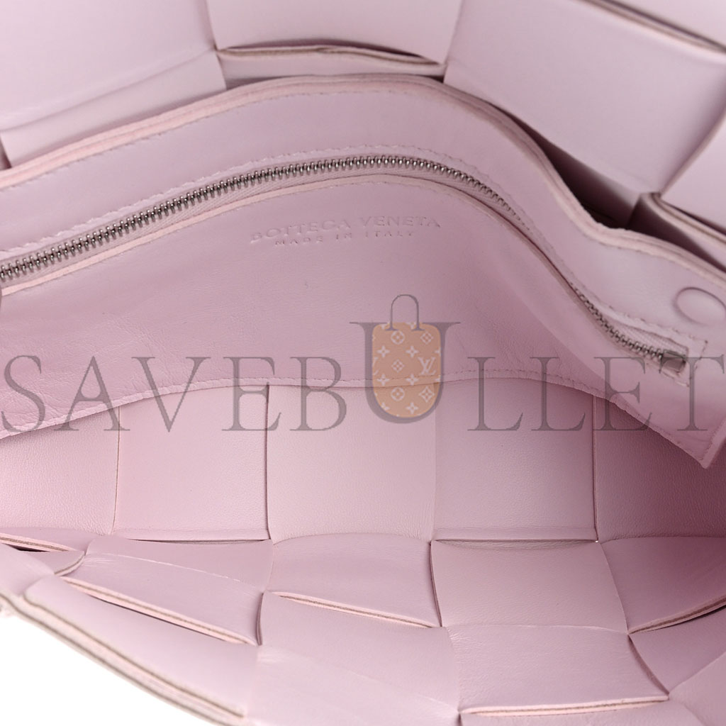 bo*te*ga Ve*ne*ta lambskin maxi intrecciato cassette crossbody bag bliss washed (23*15*5.5cm)