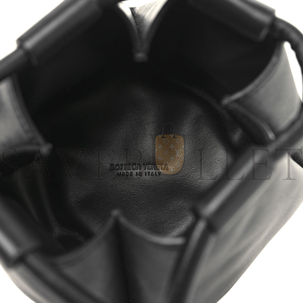 bo*te*ga Ve*ne*ta calfskin small drawstring pyramid pouch black 1428750 (20*17*8cm)