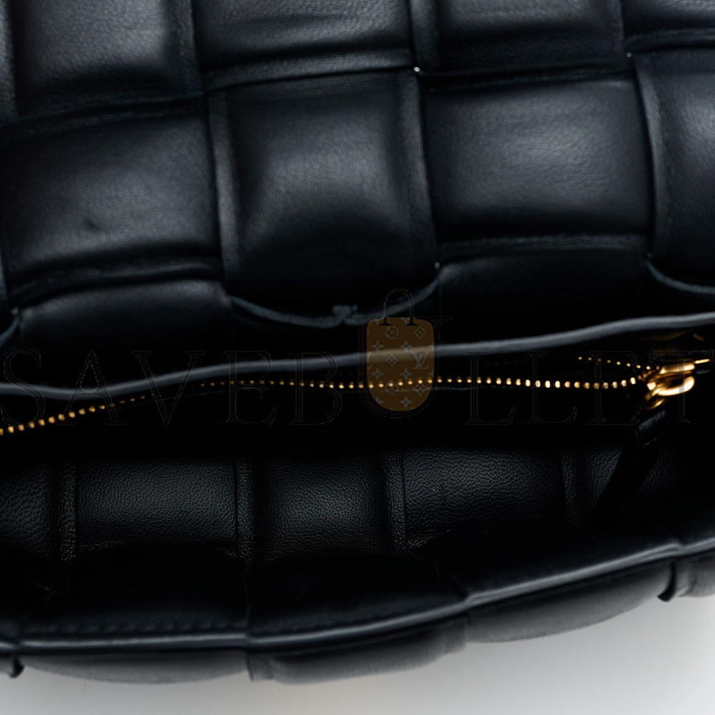 bo*te*ga Ve*ne*ta nappa maxi intrecciato small padded cassette crossbody bag black (19*12*5cm)