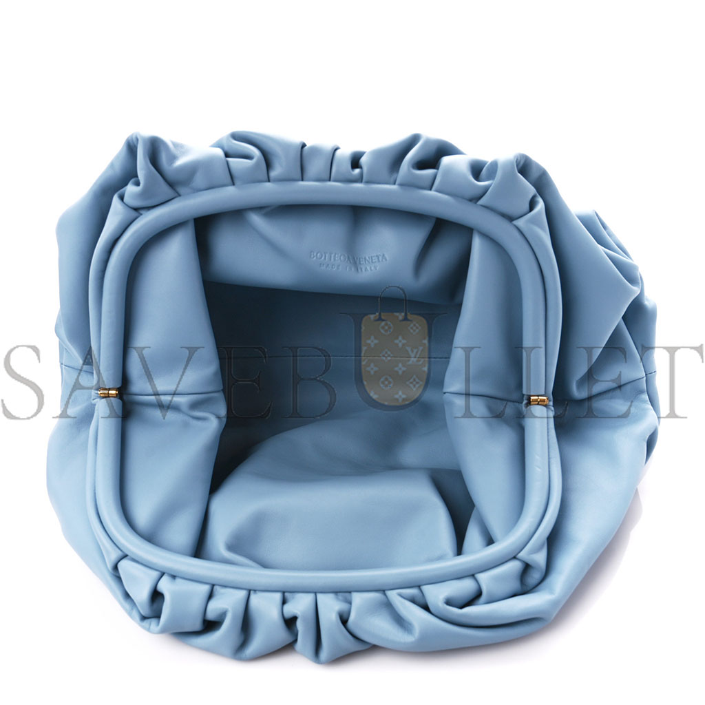 bo*te*ga Ve*ne*ta smooth butter calf the pouch oversized clutch ice (38*19*9cm)