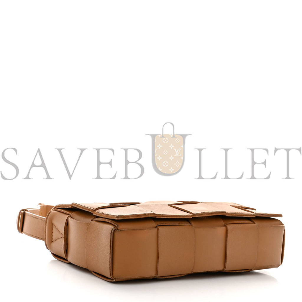 bo*te*ga Ve*ne*ta nappa maxi intreccio cassette bag almond (23*15*5.5cm)