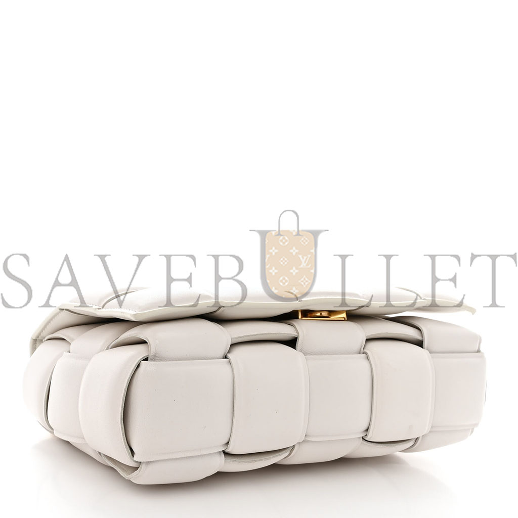 bo*te*ga Ve*ne*ta lambskin maxi intreccio padded chain cassette crossbody bag white (27*17*8cm)