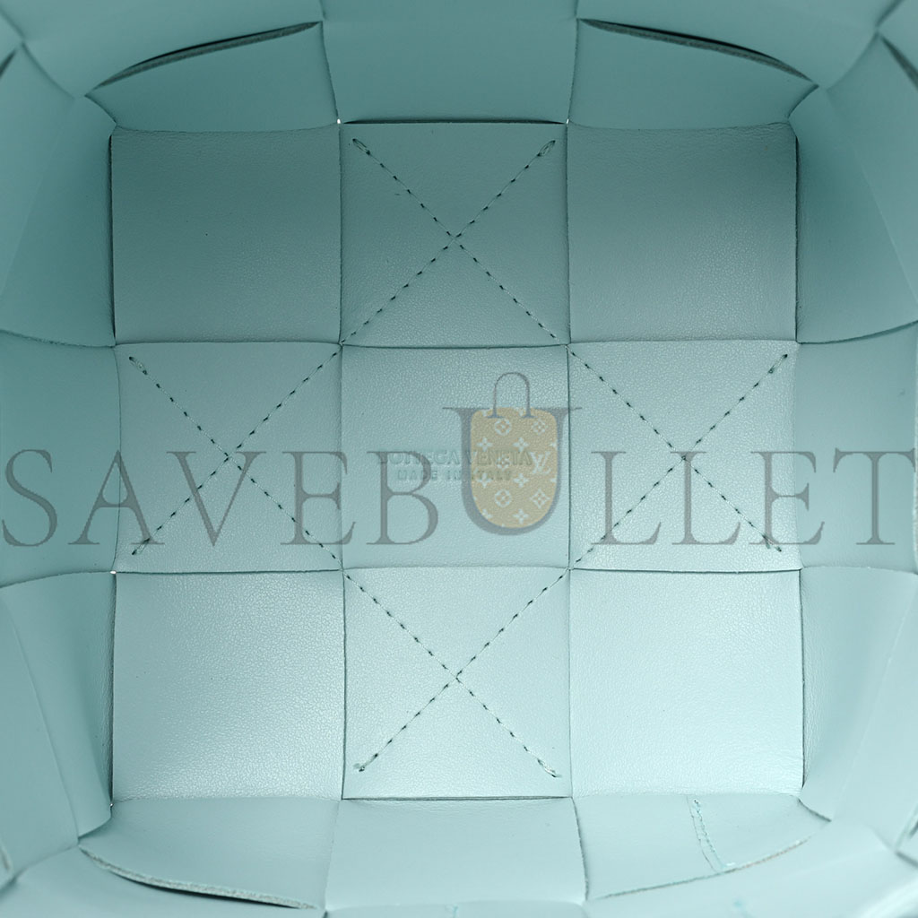 bo*te*ga Ve*ne*ta nappa maxi intrecciato small cassette bucket bag topazio silver (18*15*13cm)