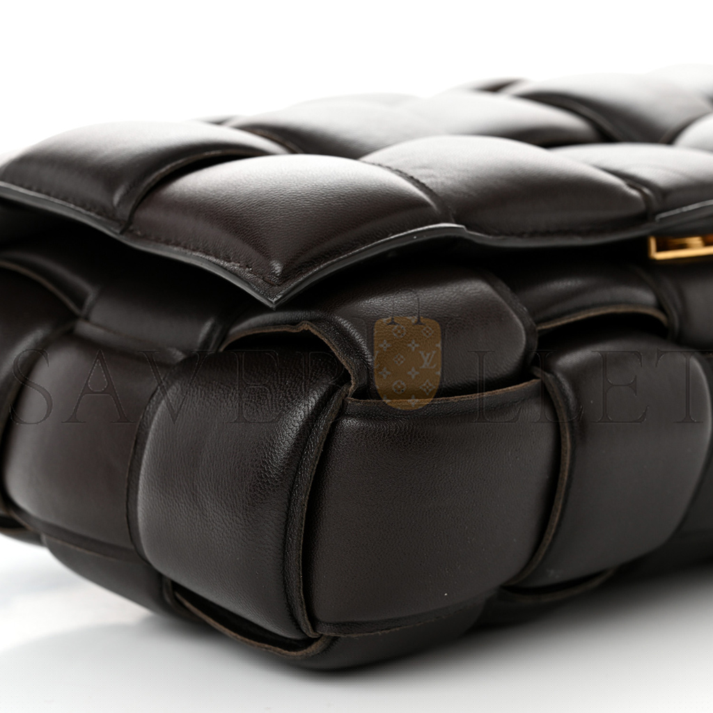 bo*te*ga Ve*ne*ta nappa maxi intreccio padded cassette crossbody bag fondant (26*18*8cm)