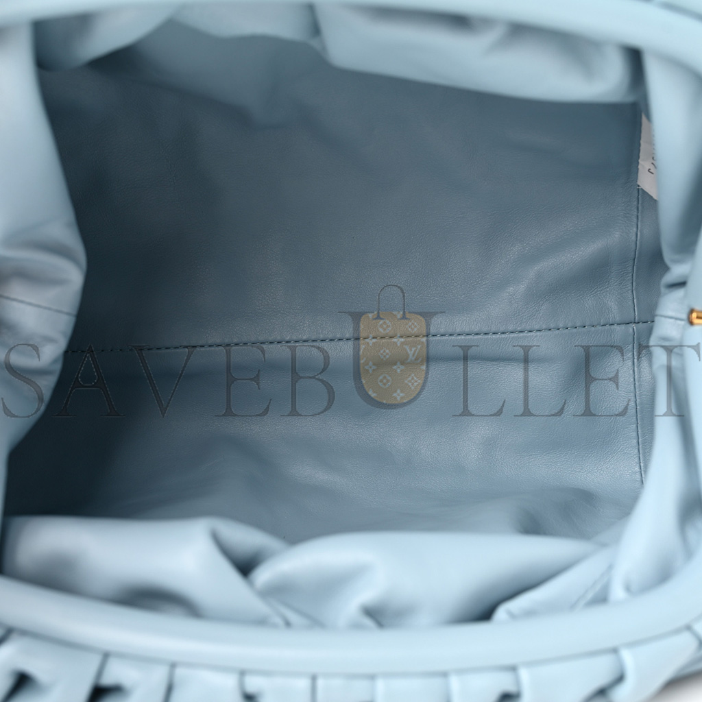 bo*te*ga Ve*ne*ta smooth butter calf the pouch oversized clutch ice (37*17*9cm)