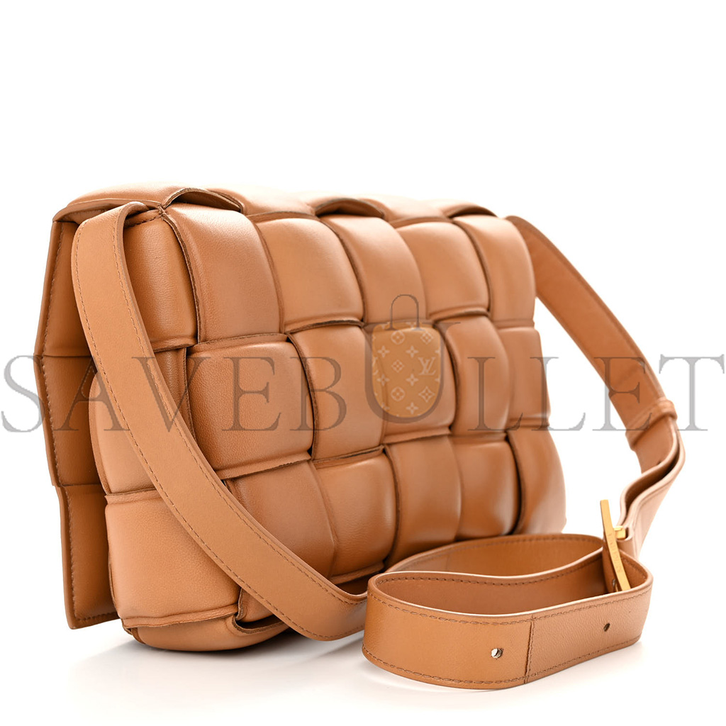bo*te*ga Ve*ne*ta nappa maxi intreccio padded cassette crossbody bag caramel (26*18*8cm)