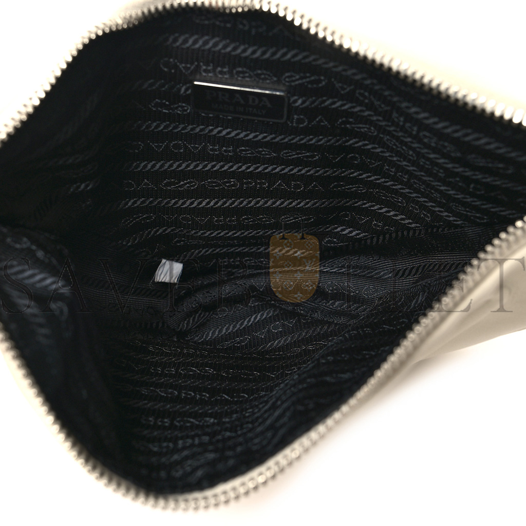 Pra*a grace lux triangle pouch white (26*14*8cm)