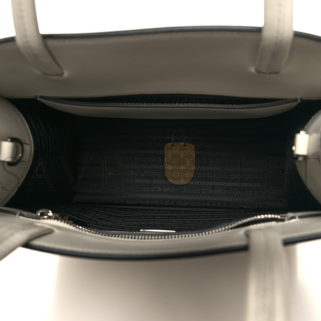 Pra*a calfskin triangle tote bag white (25*23*9cm)