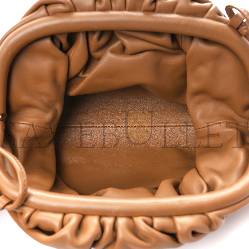 bo*te*ga Ve*ne*ta butter calfskin the mini pouch camel (20*13*6cm)