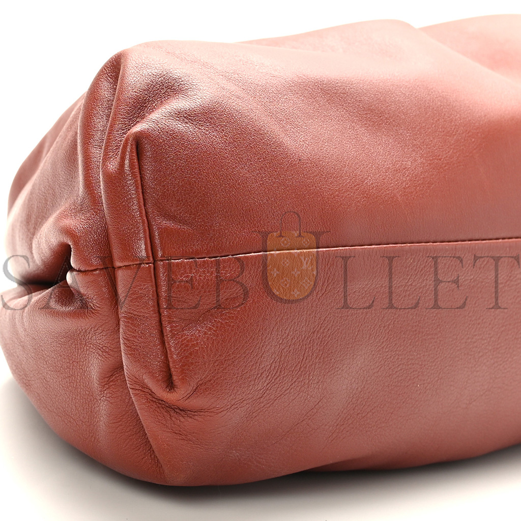 bo*te*ga Ve*ne*ta smooth butter calf the pouch oversized clutch rust (38*18*9cm)