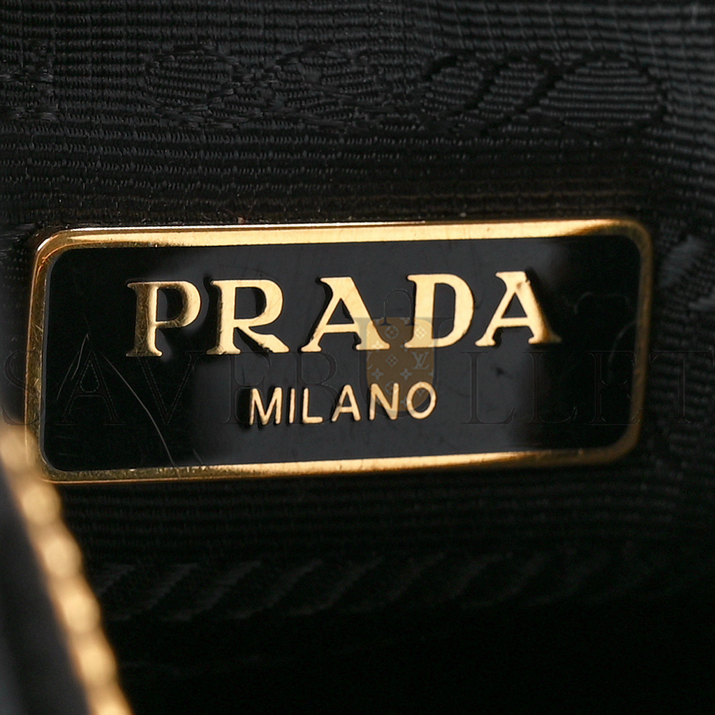 Pra*a saffiano lux re-edition 2005 shoulder bag black (22*17*6cm)