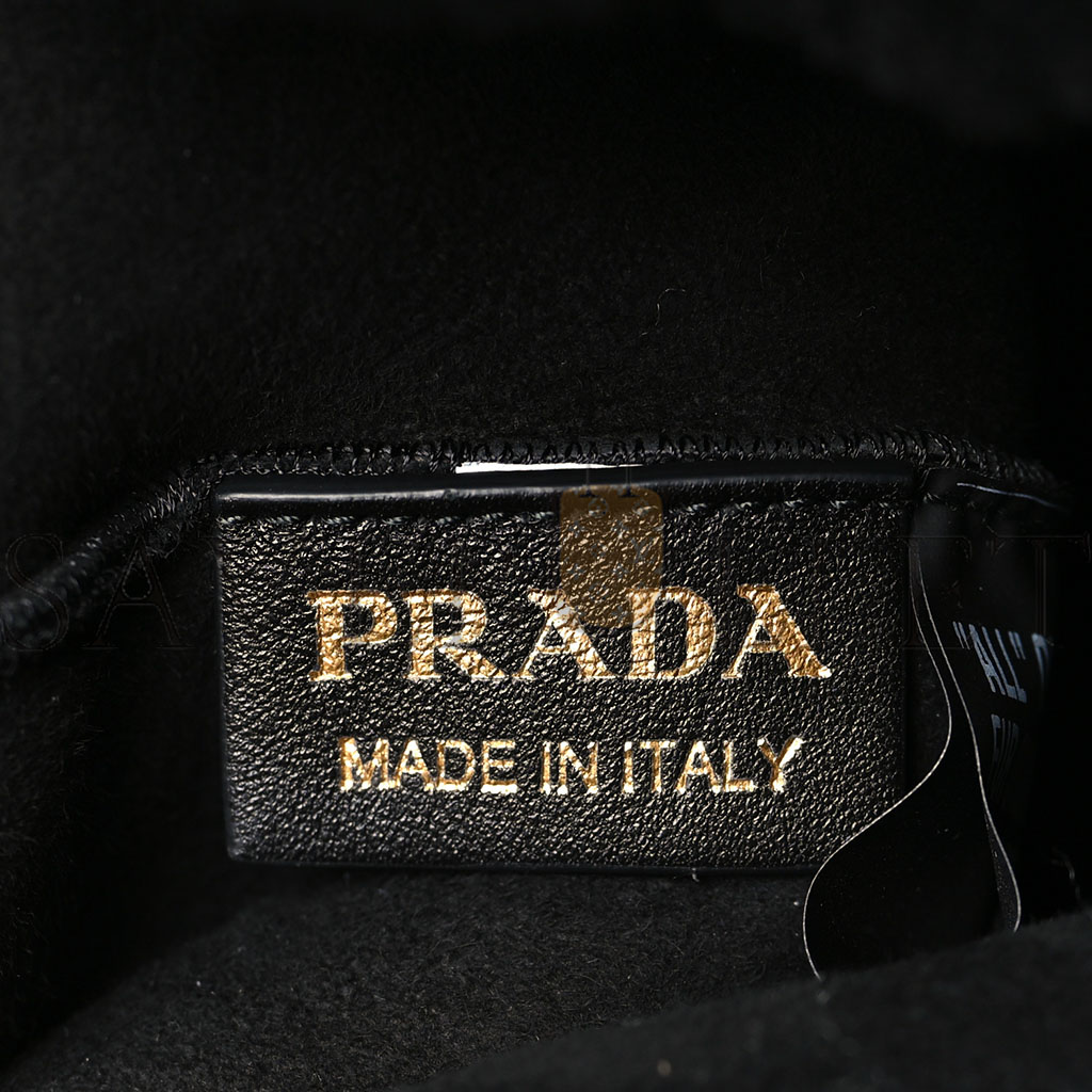 Pra*a shearling logo mini tote black white (25*23*9cm)