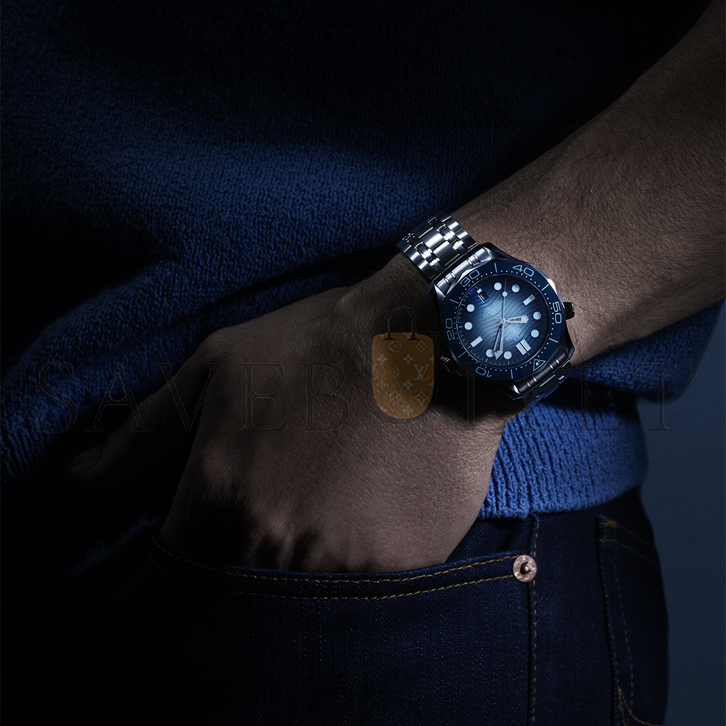 Om**a seamaster diver 300m watch 210.30.42.20.03.003