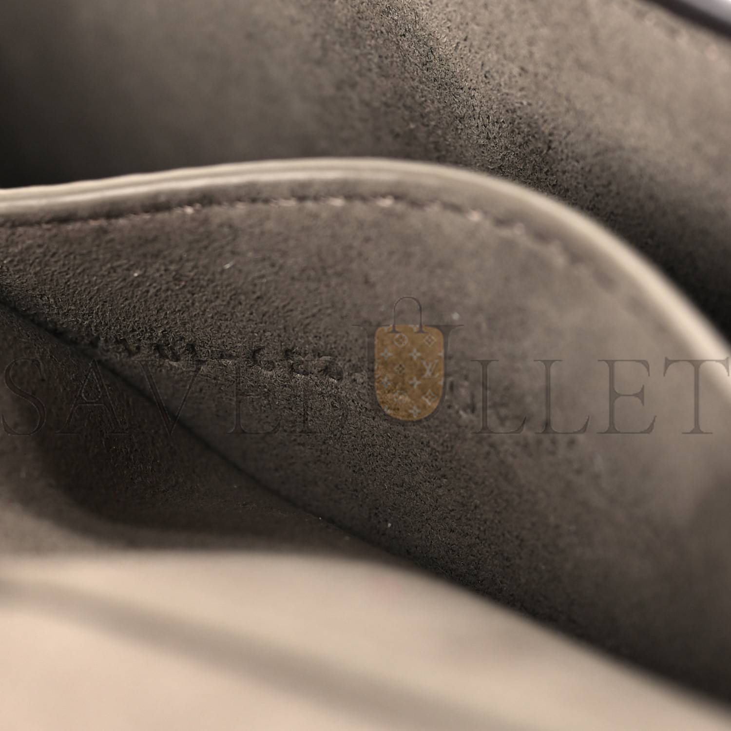 F**di vitello brenta cher medium F**di c'mon tortora (25*18*8cm)