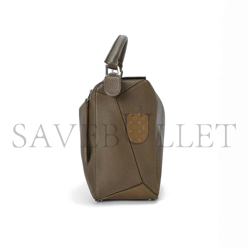 l0ew* large puzzle bag in S*pple grained calfskin b510pnlx01 (33*21.5*14.7cm)