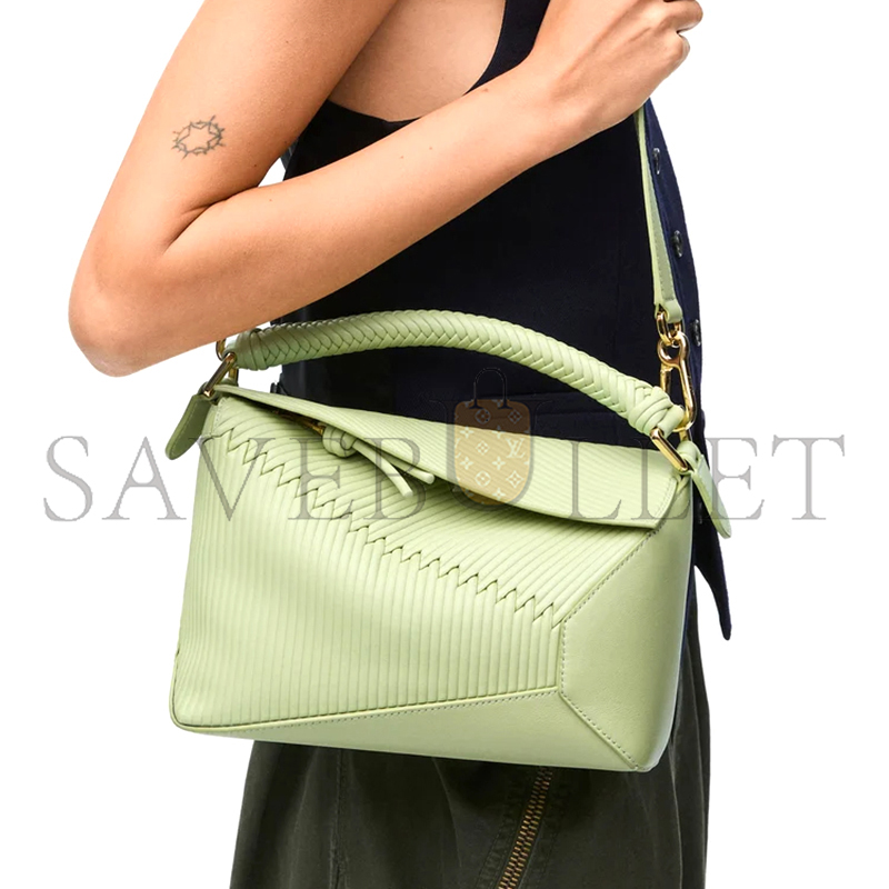 L0ew* small puzzle bag in calfskin a510p60x72-3916 (24*16.5*10.5cm)