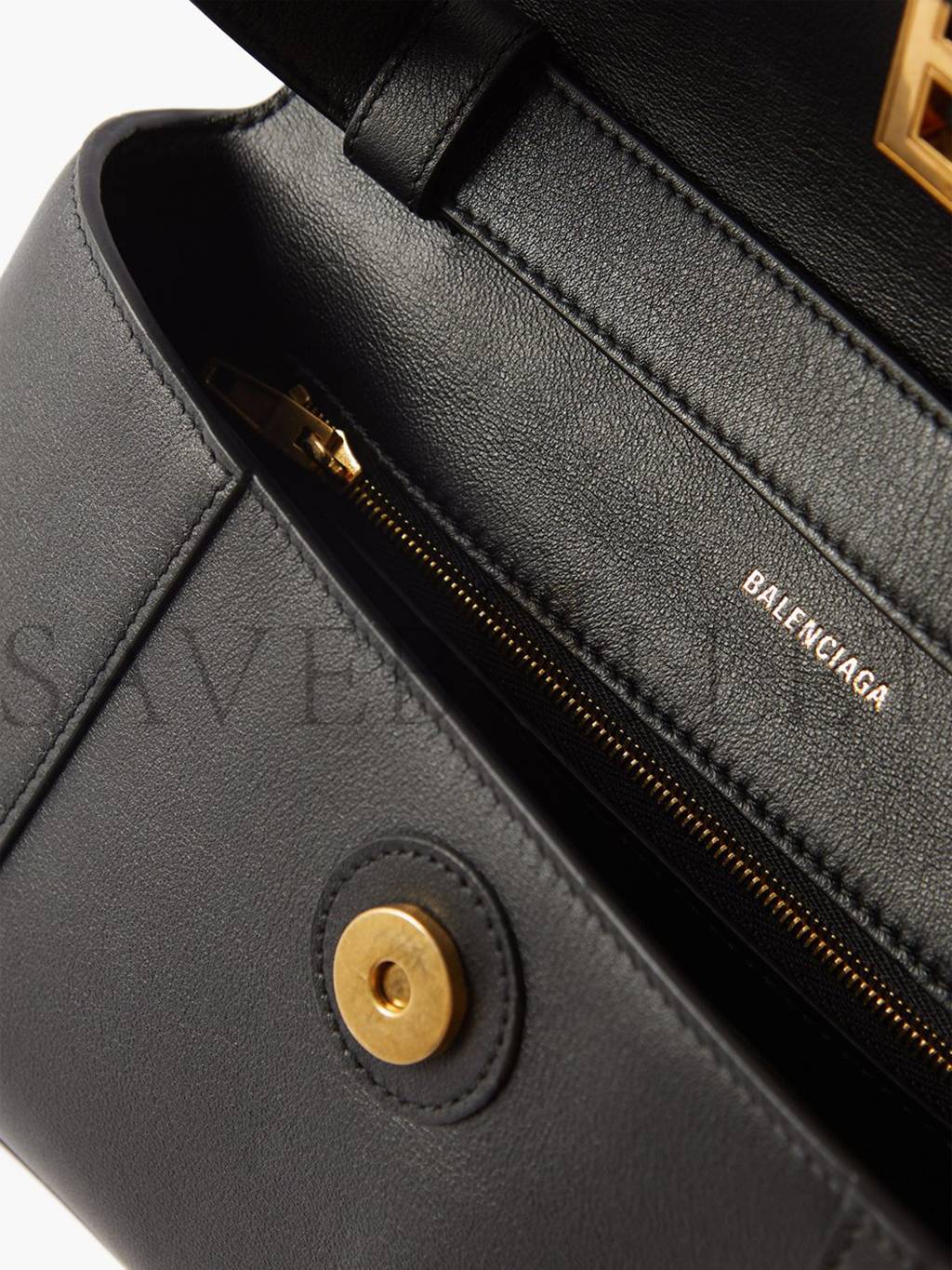 Ba*len*cia*ga black downtown xs leather shoulder bag matchesfashion us (26*14*6.5cm)