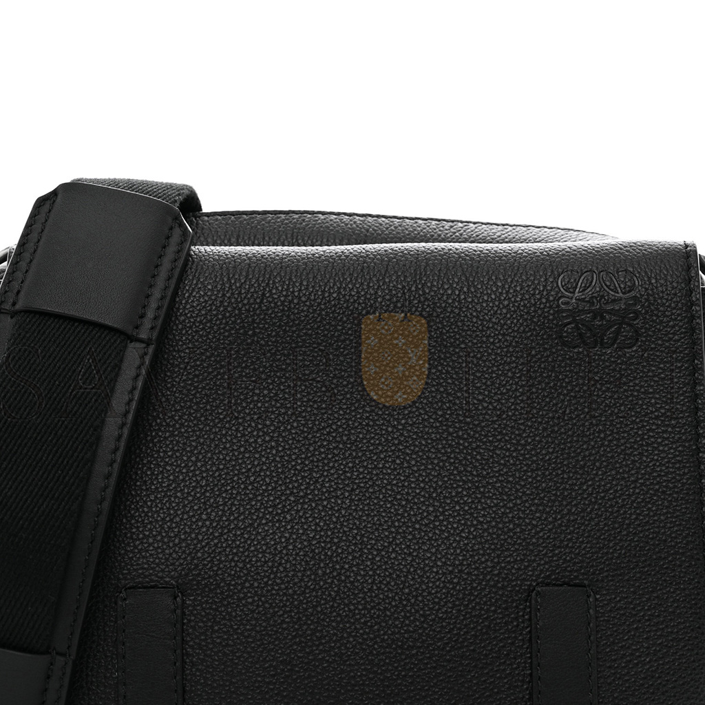 l*ew* soft grained calfskin xs military messenger bag black (23*18*9cm)