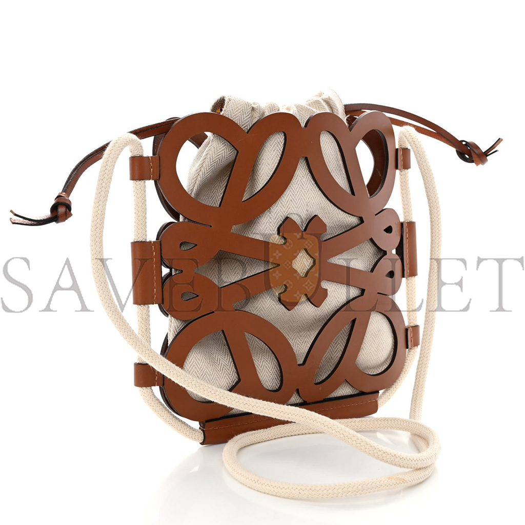 l*ew* smooth calfskin small anagram cutout tote tan beige (25*23*1cm)