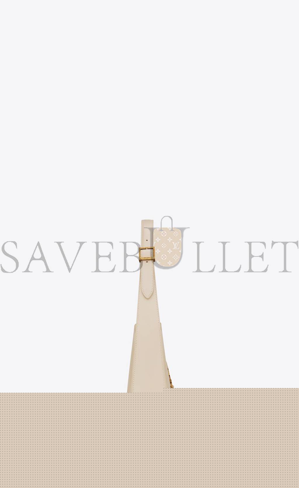 Y*L le 5 a 7 in smooth leather 6572282r20w9207 (23*16*6.5cm)