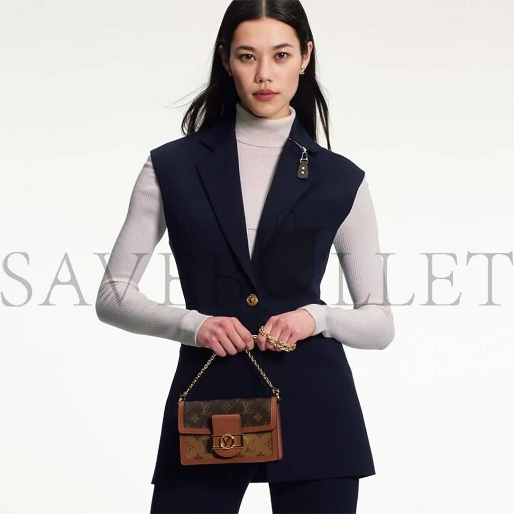 l**is V*t*n dauphine chain wallet m68746 (19*12*5cm)