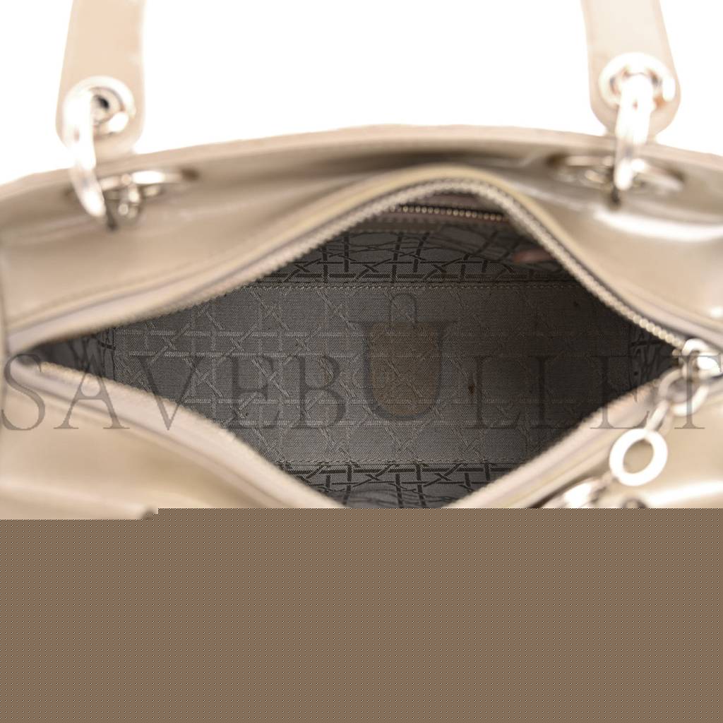 D*or pearlized patent cannage medium lady D*or grey (23*20*11.4cm)